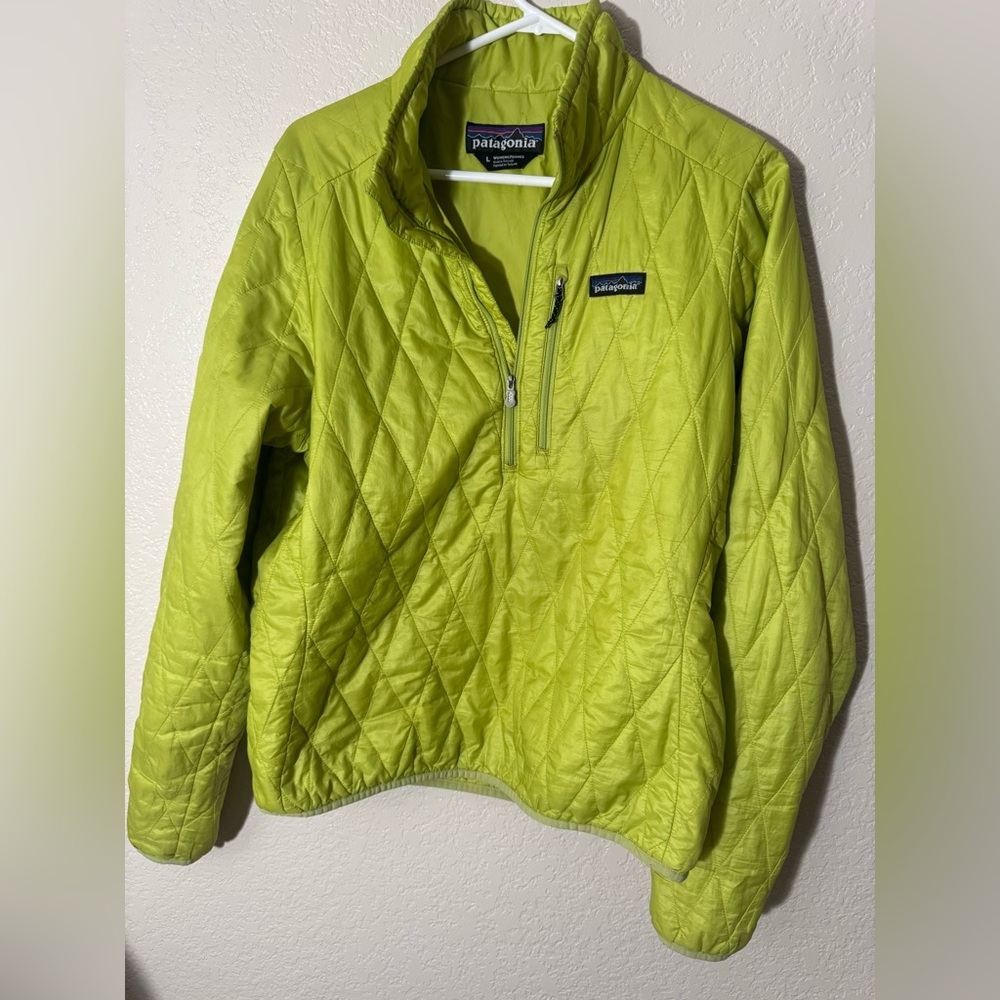 Patagonia womens Bright Green Quilted Puffer Jacket large